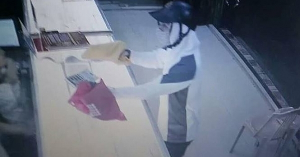 Nam Định: Truy tìm thanh niên nghi dùng súng cướp tiệm vàng