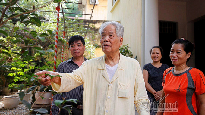 Một ng&agrave;y b&igrave;nh dị của nguy&ecirc;n Tổng b&iacute; thư Đỗ Mười tại tư gia
