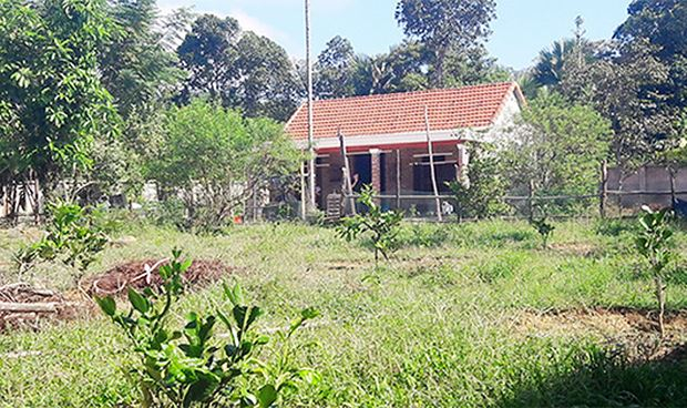 Ng&ocirc;i nh&agrave; nơi xảy ra vụ nổ s&uacute;ng khiến một người chết.