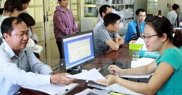 Công chức được cử đi học ở nước ngoài có phải đóng BHXH?