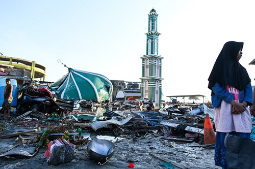 Indonesia: T&igrave;m thấy thi thể 34 sinh vi&ecirc;n bị ch&ocirc;n v&ugrave;i trong đống đổ n&aacute;t