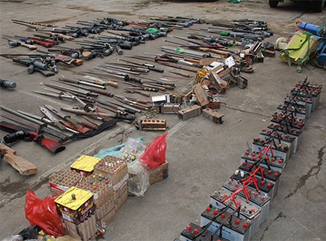 Vũ kh&iacute; qu&acirc;n dụng, s&uacute;ng tự chế, k&iacute;ch điện, đạn... thu giữ được trong đều được đưa đi ti&ecirc;u hủy đảm bảo an to&agrave;n tuyệt đối