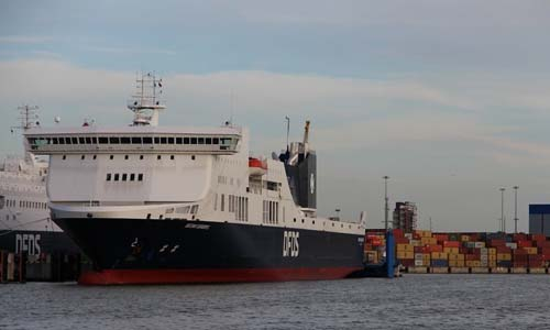 Ph&agrave; Regina Seaways. Ảnh:&nbsp;RT.