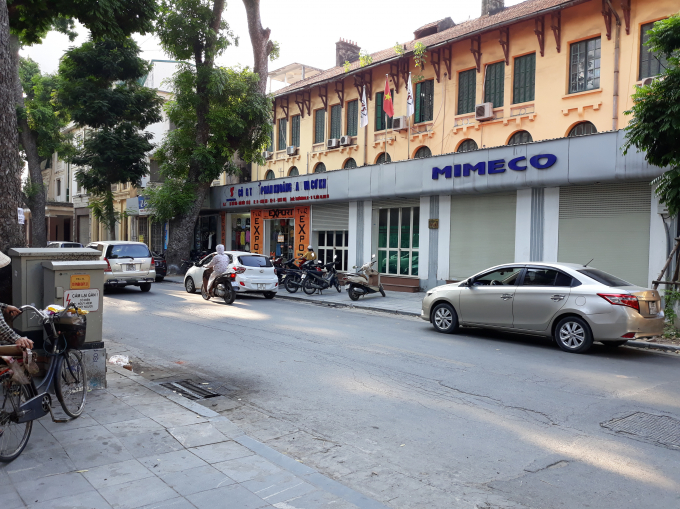 Một phần văn ph&ograve;ng của c&ocirc;ng ty cho thu&ecirc; để kinh doanh quần &aacute;o.&nbsp;