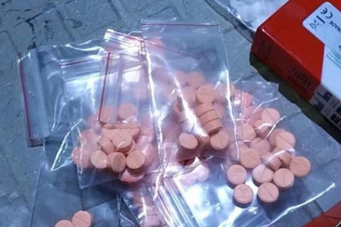 Số ma t&uacute;y tổng hợp m&agrave; chủ tiệm cầm đồ v&agrave; cho vay t&agrave;ng trữ.