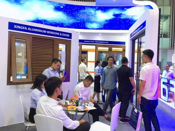 Gian h&agrave;ng Nh&ocirc;m Xingfa Quảng Đ&ocirc;ng tại triển l&atilde;m quốc tế Vietbuild 2018.