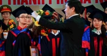 Thủ khoa được ưu đãi, phải đền bù nếu bỏ việc