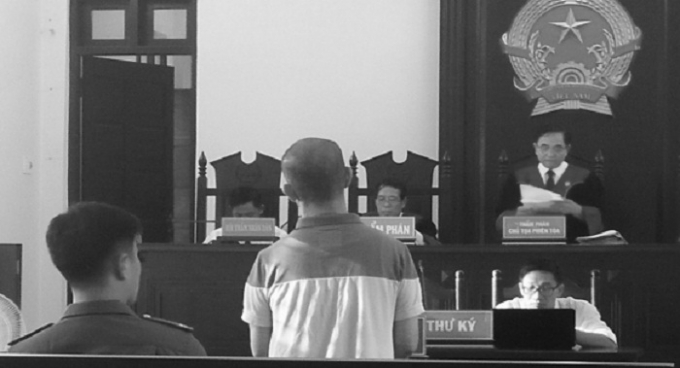 Bị c&aacute;o đ&atilde; lừa gần 4 tỷ của c&aacute;c nạn nh&acirc;n nhẹ dạ cả tin.