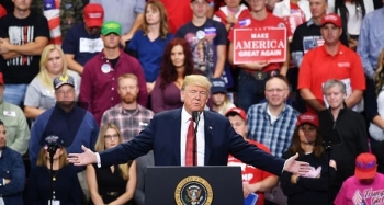 Ông Trump nói không “ngán” so tài với ông Putin