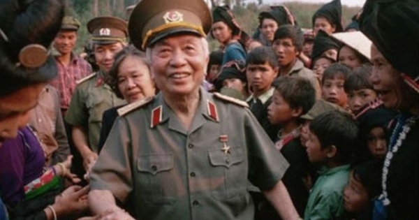 Chân dung Đại tướng Võ Nguyên Giáp qua 