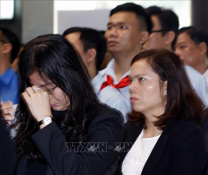 Người d&acirc;n tại TP Hồ Ch&iacute; Minh dự Lễ truy điệu nguy&ecirc;n Tổng B&iacute; thư Đỗ Mười tại Hội trường Thống Nhất.