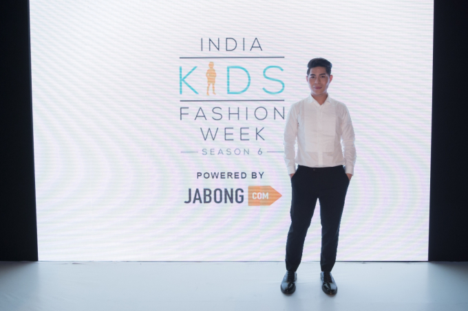Đạo diễn Nguyễn Hưng Ph&uacute;c thực hiện tuần lễ thời trang trẻ em Ấn Độ