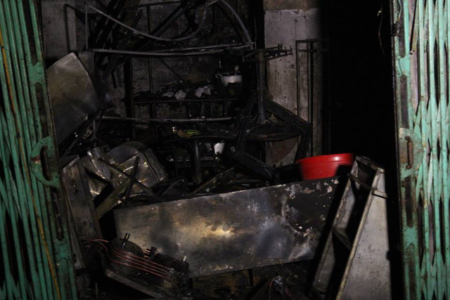 Cửa h&agrave;ng sữa chữa xe m&aacute;y bị thi&ecirc;u rụi.