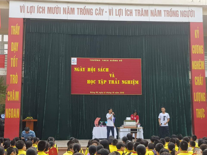 Trong 3 năm gần đ&acirc;y gần 300 học sinh trường THCS giảng V&otilde; đ&atilde; tham gia nghi&ecirc;n cứu v&agrave; s&aacute;ng tạo khoa học kỹ thuật v&agrave; c&oacute; 21 học sinh đ&atilde; đạt giải thi nghi&ecirc;n cứu khoa học cấp quận, tiếp tục được chọn gửi đi thi cấp th&agrave;nh phố. Năm học 2017 &ndash; 2018 vừa qua đ&atilde; c&oacute; một đề t&agrave;i nghi&ecirc;n cứu khoa học của c&aacute;c bạn học sinh khối 9 đạt giải Nh&igrave; cấp Th&agrave;nh phố v&agrave; tiếp tục đạt giải ở cấp Quốc gia. Đ&atilde; trở th&agrave;nh đề t&agrave;i duy nhất của cấp THCS&nbsp; được lựa chọn để trưng b&agrave;y tại cuộc thi INTELISEF tại Mỹ th&aacute;ng 5 năm 2018.