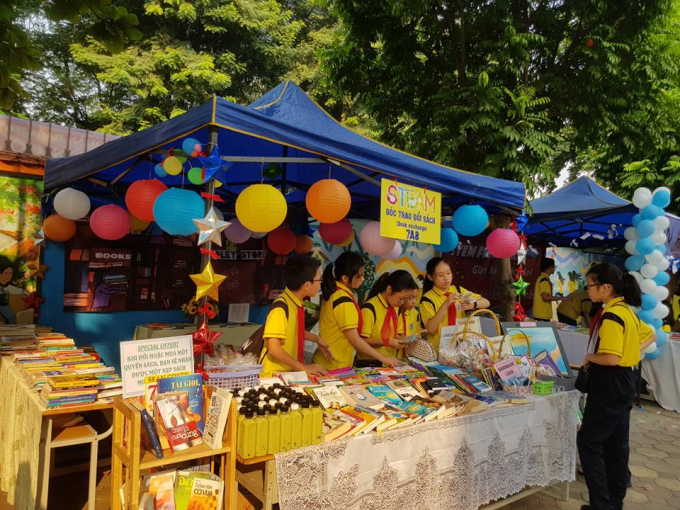 Trao đổi s&aacute;ch.