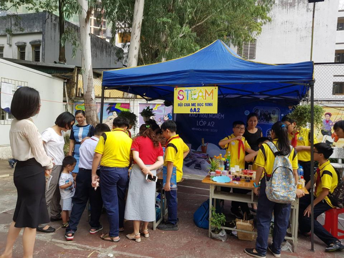 Gian h&agrave;ng của Hội cha mẹ học sinh.