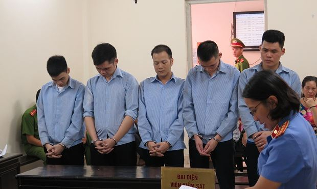 C&aacute;c bị c&aacute;o tại t&ograve;a.