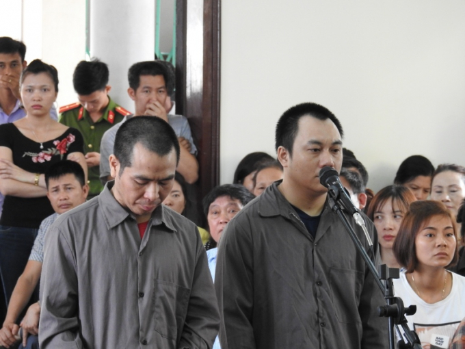 Tại phi&ecirc;n sơ thẩm ng&agrave;y 10/5, bị c&aacute;o Sơn l&agrave; 10 năm t&ugrave;, bị c&aacute;o Ho&agrave;ng l&agrave; 8 năm t&ugrave;.