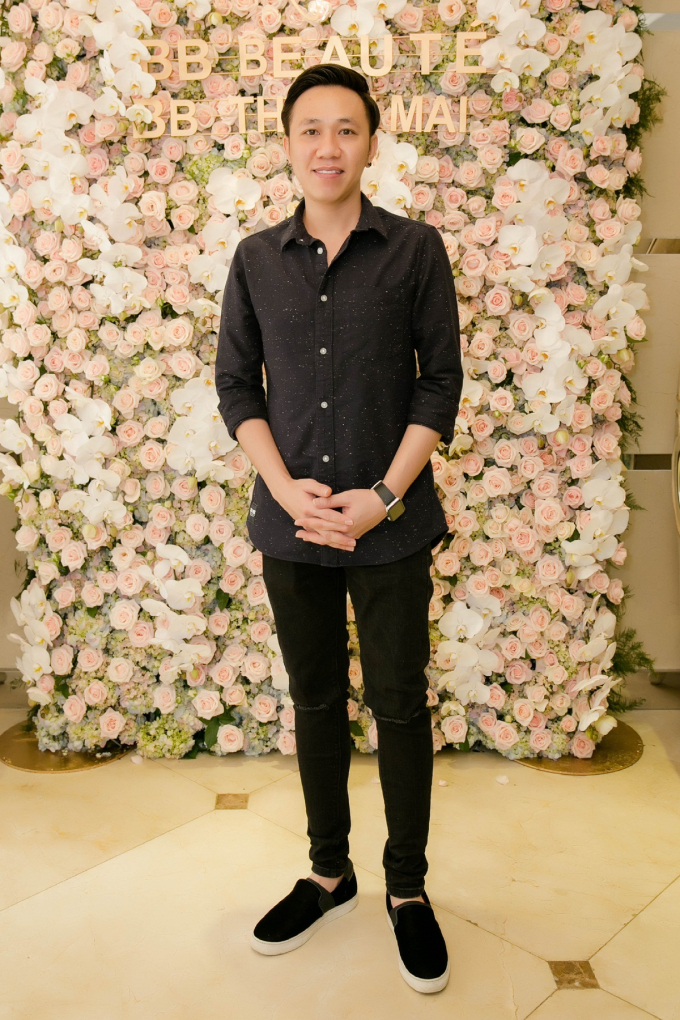 Danh h&agrave;i Việt Hương, vợ chồng nhạc sĩ Đức Huy đến ch&uacute;c mừng MC Thanh Mai