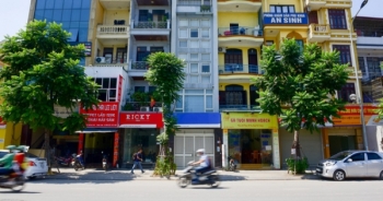 Hà Nội: Biển hiệu "đồng phục hàng loạt" trên phố Lê Trọng Tấn thất bại sau 2 năm