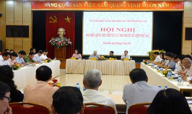 Quang cảnh buổi tiếp x&uacute;c cử tri.