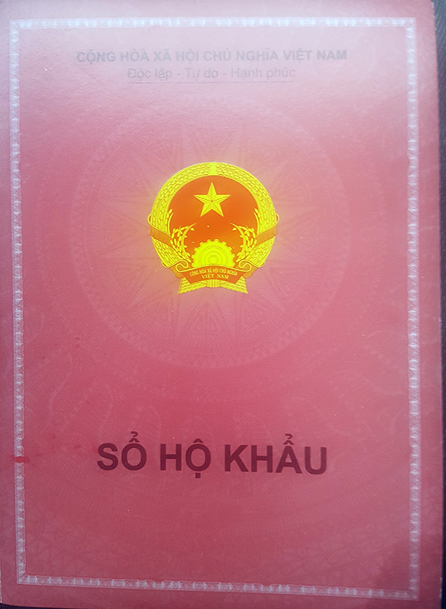 Cuốn sổ hộ khẩu của gia đ&igrave;nh anh N. theo c&aacute;c quy định về lệ ph&iacute; chỉ mất kh&ocirc;ng qu&aacute; 20.000 đồng.