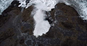 Giếng thần Sấm giữa lòng đại dương có thể “nuốt trọn” cả thuyền lớn