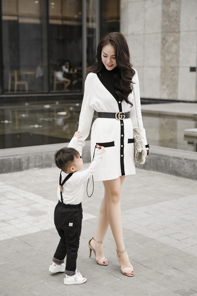 Dương Cẩm Lynh c&ugrave;ng con trai chụp bộ ảnh nh&acirc;n dịp sinh nhật b&eacute; hai tr&ograve;n hai tuổi