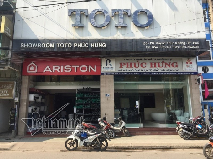 Sau khi mua căn nh&agrave; c&ocirc;ng sản 135 Huỳnh Th&uacute;c Kh&aacute;ng với gi&aacute; b&egrave;o, b&agrave; Hưu đ&atilde; chuyển nhượng lại cho người kh&aacute;c để hưởng ch&ecirc;nh lệch gấp 43 lần.