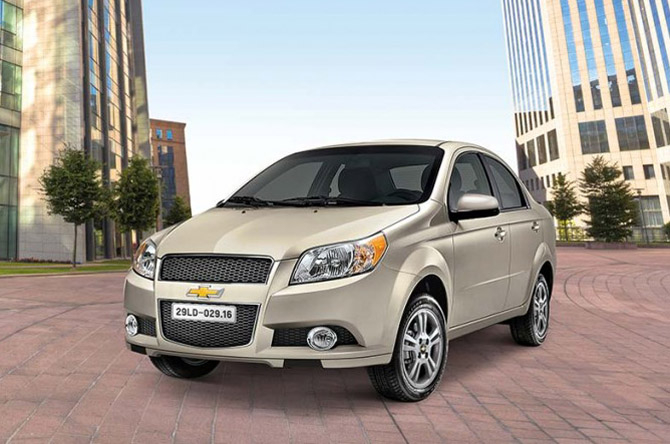 Chevrolet Aveo (mức giảm: 80 triệu đồng).