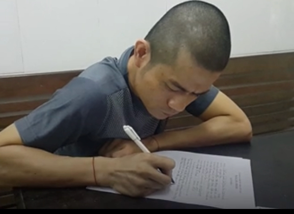 L&ecirc; Ngọc Sơn tại cơ quan điều tra.