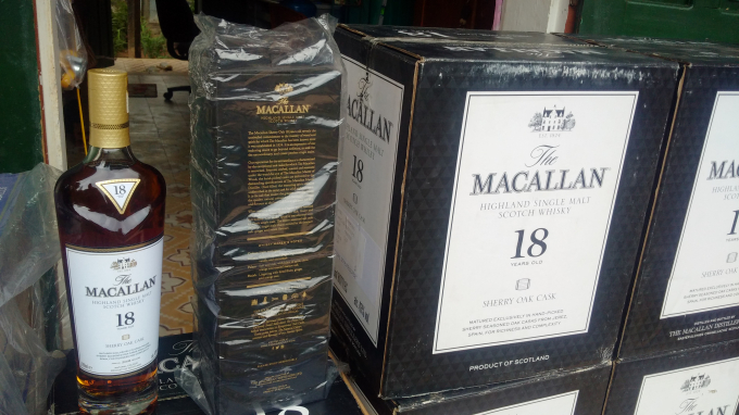 L&ocirc; h&agrave;ng kh&ocirc;ng r&otilde; nguồn g&oacute;c xuất xứ bị cơ quan chức năng thu giữ.