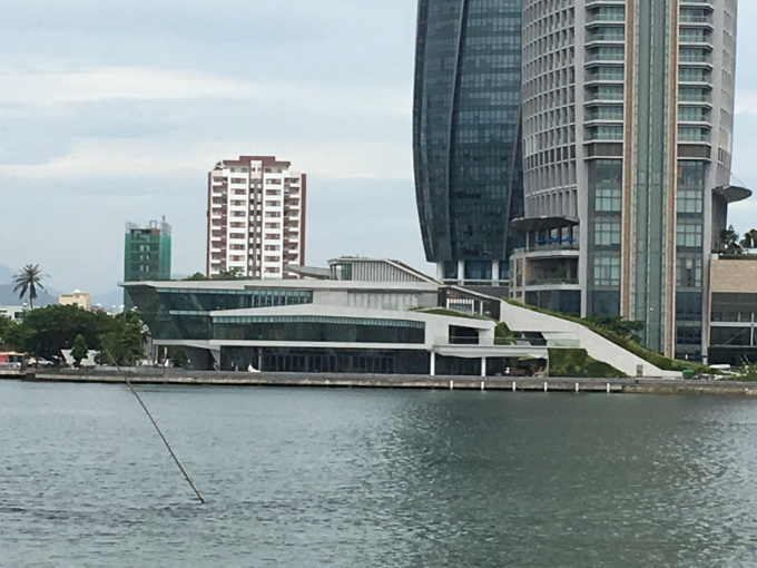 Dự &aacute;n Nh&agrave; h&agrave;ng v&agrave; Bến du thuyền tại khu vực ph&iacute;a Nam Cảng s&ocirc;ng H&agrave;n do C&ocirc;ng ty của &ocirc;ng Phan Văn Anh Vũ l&agrave;m chủ đầu tư.