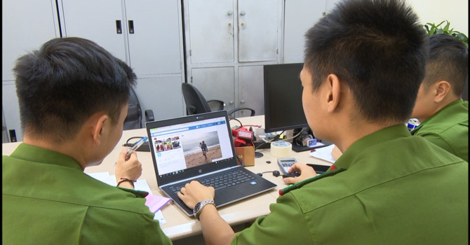 C&ocirc;ng an điều tra hoạt động lừa đảo qua mạng.