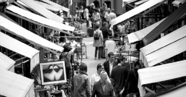 "Chợ Bọ Chét" trời Tây