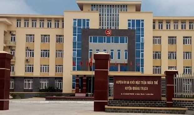 Bổ nhiệm &ldquo;cả họ l&agrave;m quan&rdquo;, B&iacute; thư Huyện ủy bị kiểm điểm