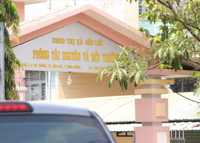 Gi&aacute;m đốc chi nh&aacute;nh văn ph&ograve;ng đăng k&yacute; đất đai ở B&igrave;nh Dương bị bắt giữ