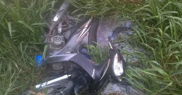 Nam thanh niên tử vong dưới mương nước, bị xe máy đè ngang người