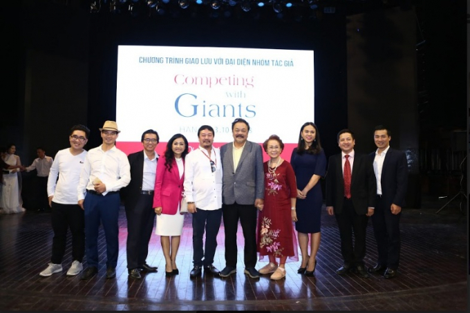 Sự kiện c&ograve;n c&oacute; sự tham dự của c&aacute;c nghệ sĩ nổi tiếng.