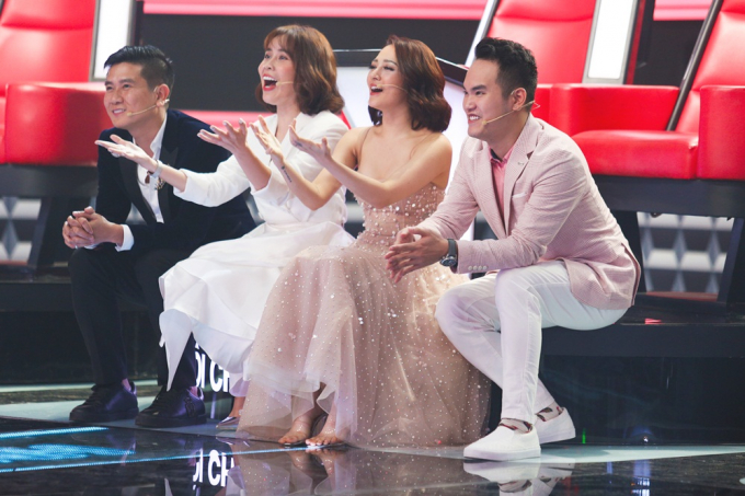 Xuất hiện cậu b&eacute; giọng cao