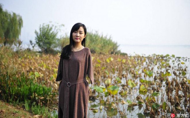 Mất đi hai tay nhưng nghị lực của Hoa thực khiến nhiều người kh&acirc;m phục. (H&igrave;nh minh họa)