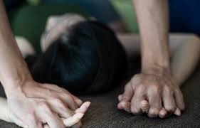 Làm "chuyện ấy" với bé gái, 9X bị bắt sau khi bồi thường 100 triệu