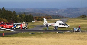 Máy bay lao vào đám đông, 11 người thương vong