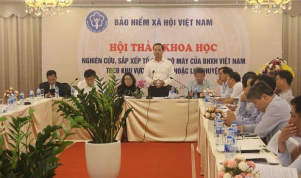 Thứ trưởng Bộ Tư ph&aacute;p Trần Tiến Dũng ph&aacute;t biểu tại Hội thảo.