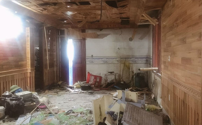 Hiện lực lượng chức năng đang điều tra vụ nổ lớn tại nh&agrave; Chủ tịch UBND x&atilde; Đồng Hợp (ảnh minh họa).