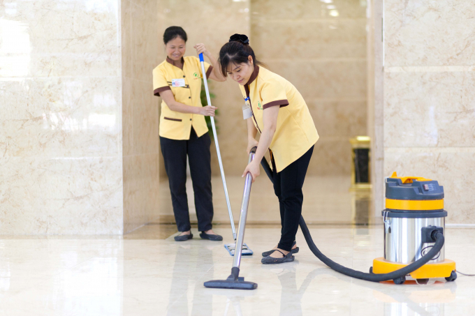 Đội ngũ TNS Clean chuy&ecirc;n cung cấp c&aacute;c dịch vụ vệ chuy&ecirc;n nghiệp, sử dụng những phương ph&aacute;p vệ sinh v&agrave; trang thiết bị hi&ecirc;n đại, &iacute;t độc hại.