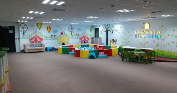 Hai trẻ nhỏ mâu thuẫn, người lớn hành hung bé trai 8 tuổi