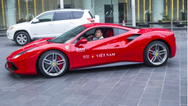 Tuấn Hưng n&oacute;i g&igrave; về vụ si&ecirc;u xe 16 tỉ gặp tai nạn dập n&aacute;t hết phần đầu