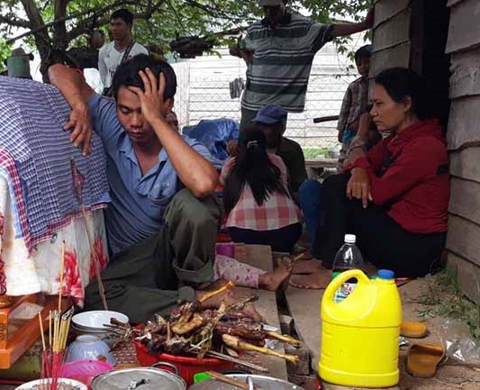 Gia&nbsp;đ&igrave;nh&nbsp;đau buồn sau c&aacute;i chết của H'Nh&aacute;