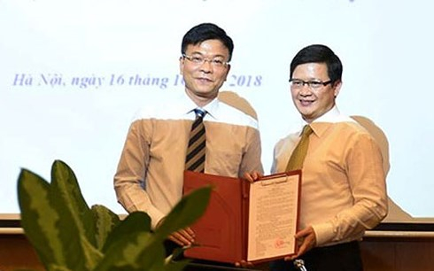 Trao Quyết định bổ nhiệm Tổng cục trưởng Tổng cục Thi h&agrave;nh &aacute;n d&acirc;n sự